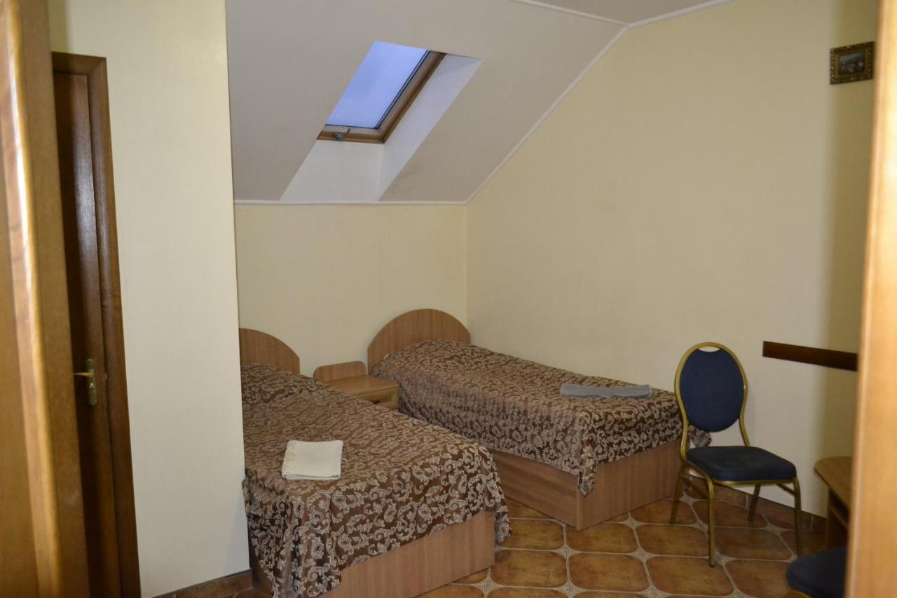Hotel Rava-Ruska Exterior photo